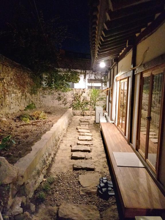 Hundred Years Hanok Mokpo Exterior photo