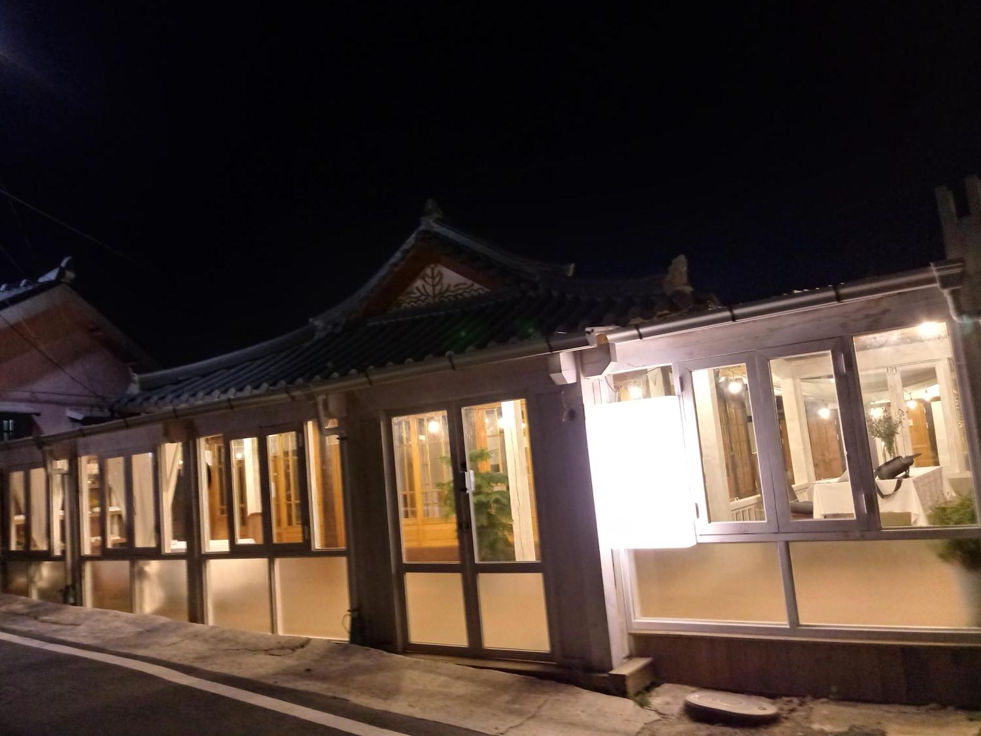 Hundred Years Hanok Mokpo Exterior photo
