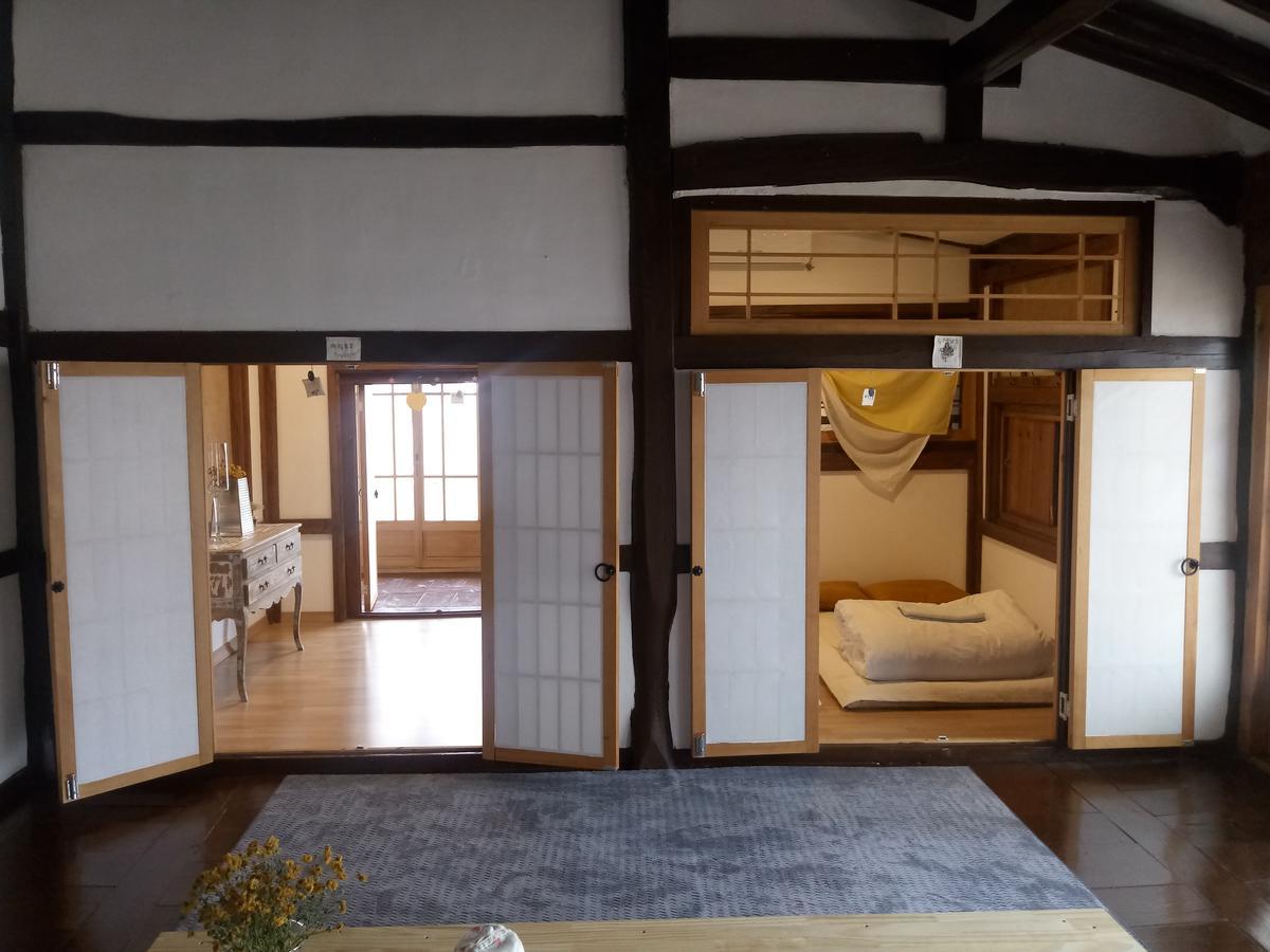 Hundred Years Hanok Mokpo Exterior photo